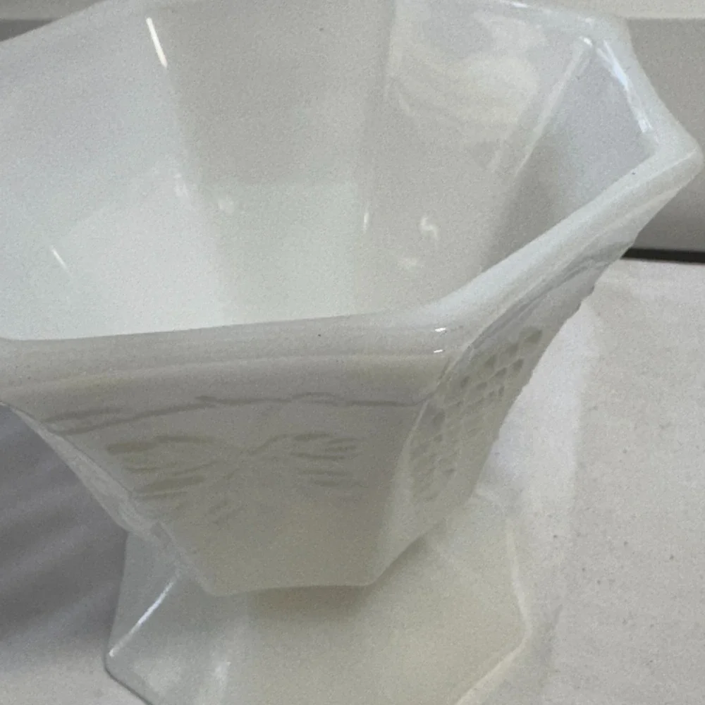 White Milk Glass Paneled Grapes & Leaves Bowl Footed Compote‎ Leaf